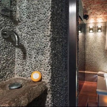 Unique Penthouse 10 Steps From Duomo *