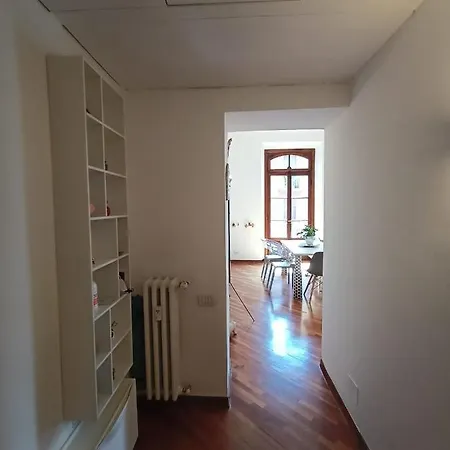 Daire Charming Design Into Navigli District *