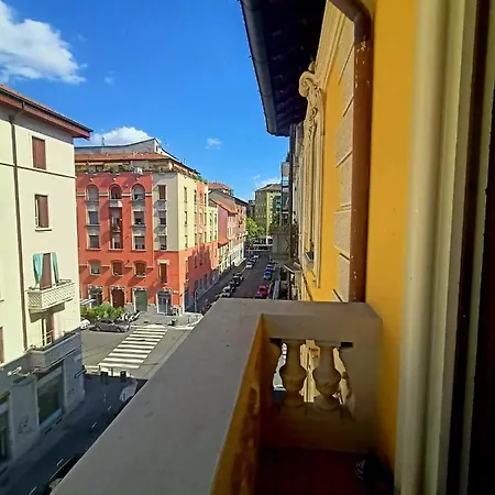 Apartment Charming Ringhiera House In The Heart Of Milan