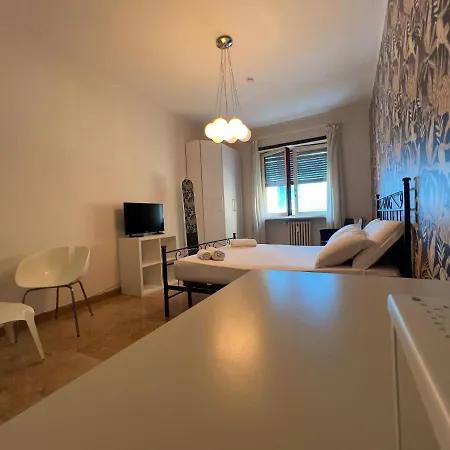 Bed and Breakfast Appartme Seveso 40 *