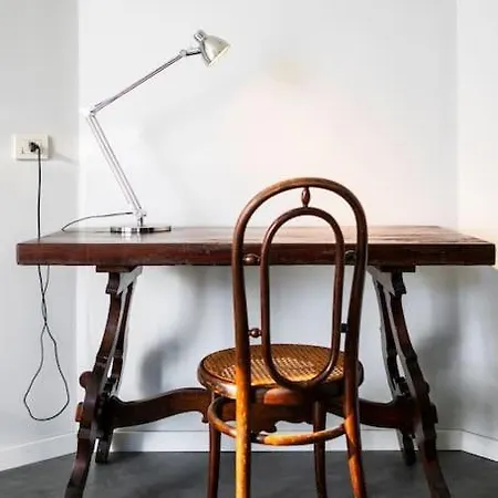 Black & White Flat In Naviglio/ Porta Genova * Милан