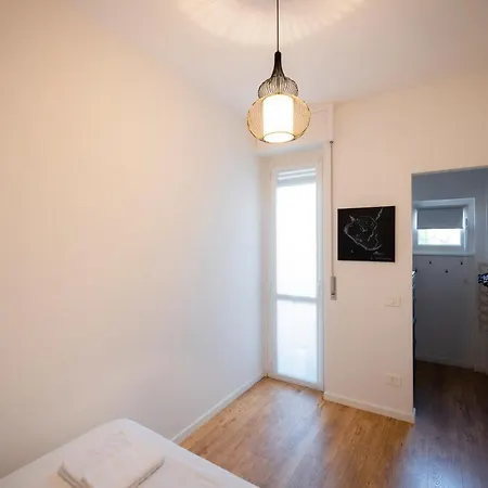 Apartment Ampio Bilocale In Zona Navigli/romolo *
