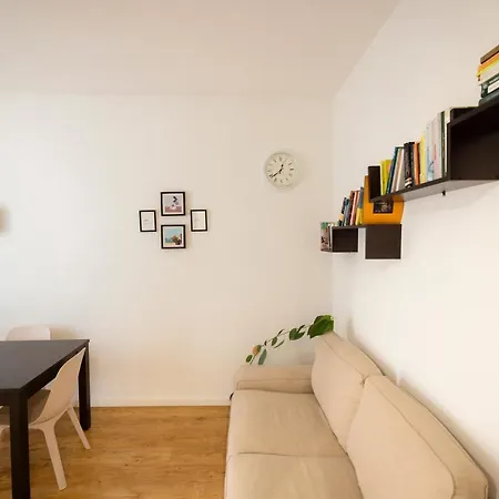 Apartment Ampio Bilocale In Zona Navigli/romolo