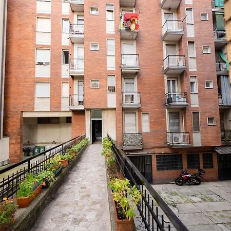 Ampio Bilocale In Zona Navigli/romolo Apartment Milan