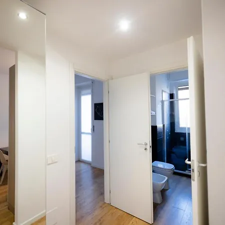 Apartment Ampio Bilocale In Zona Navigli/romolo Milan