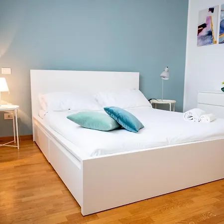 Trilocale Zona Farini/isola