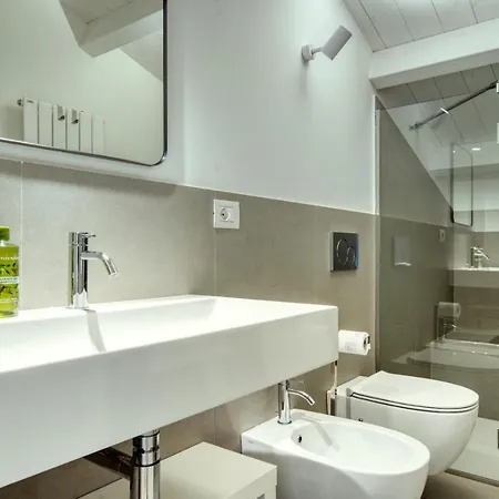Apartment Lumi Nuovissimi Loft Mansardati Da 2 O 4pax In Loreto