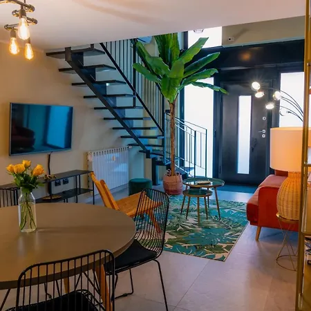 Apartment Experience - Jungle *