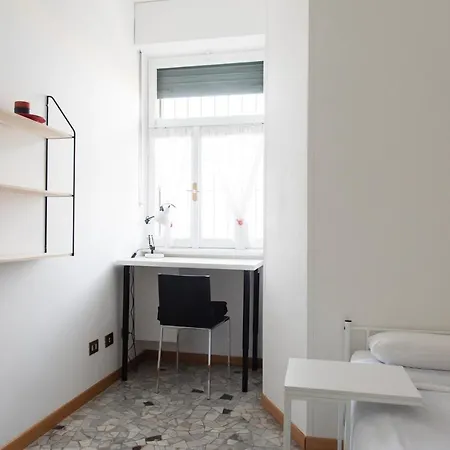 Youhosty - Buonarroti 15 Mediolan