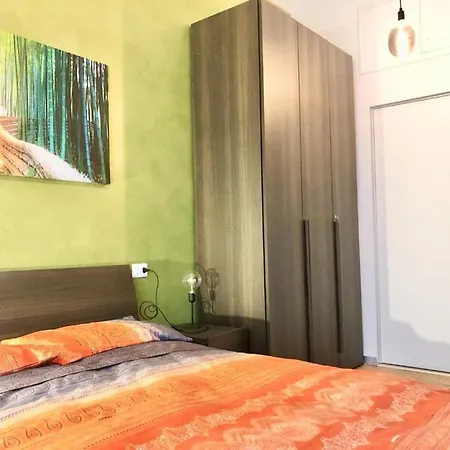 Porta Romana Brand New Flat 4pax Wifi *