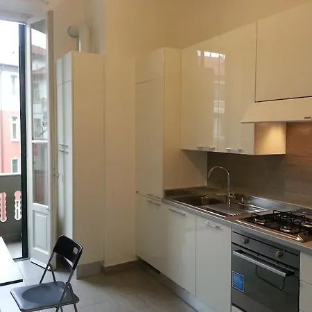 Bocconi Navigli Iulm Naba Ied, Max 2 Persons, Center Italy Milano