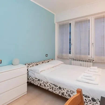Apartment Luxury Near Bocconi Zamenhof 7 *