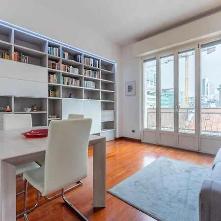 Apartment Incantevole All'ultimo Piano Milan