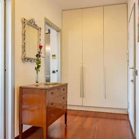 Incantevole All'ultimo Piano Apartment Milan