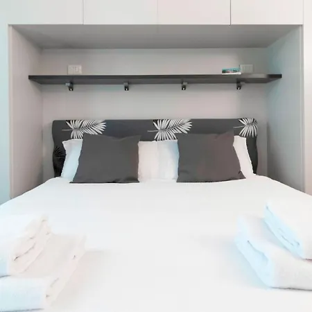 Italianway - Branda Castiglioni 2 * Milan