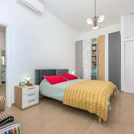 Liberty House, In Stile Retro! *