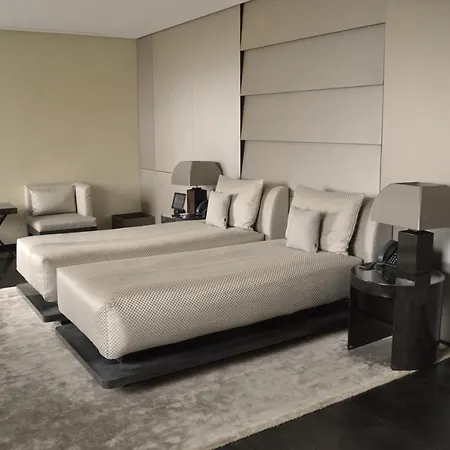 Armani 5* Milánó