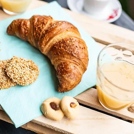 ! Esotico ! Letto Baldacchino - Metro 5 Min - 50mq Apartamento