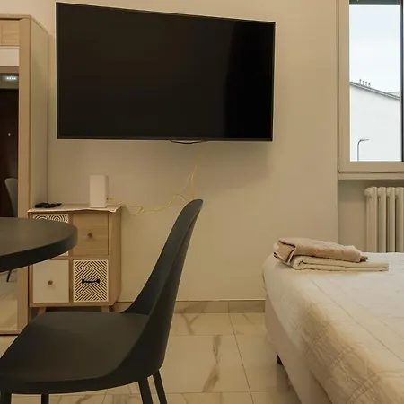 Zeus-08: Splendido Monolocale, Zona San Siro ミラノ