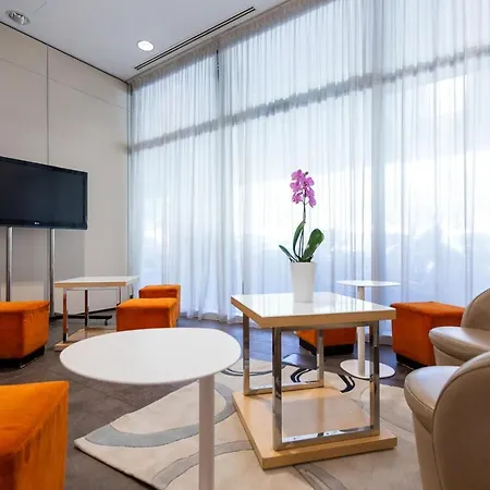 Отель Ramada Plaza By Wyndham