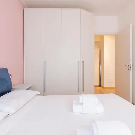 Luxury Near Bocconi Zamenhof 7 *