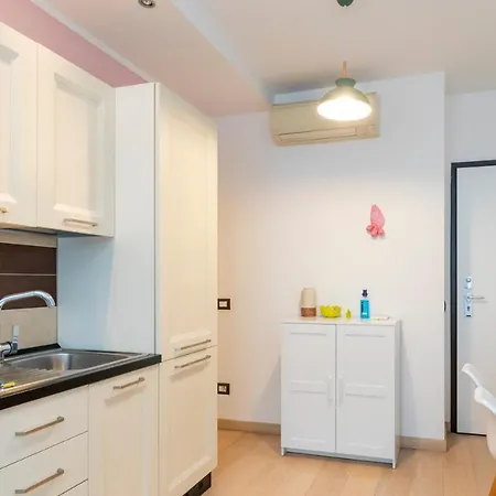 Luxury Near Bocconi Zamenhof 7 Apartman