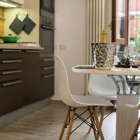 ! Esotico ! Letto Baldacchino - Metro 5 Min - 50mq Apartmán