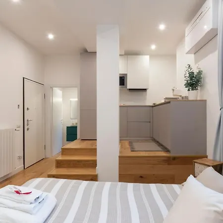 Center - Porta Romana Apartment *