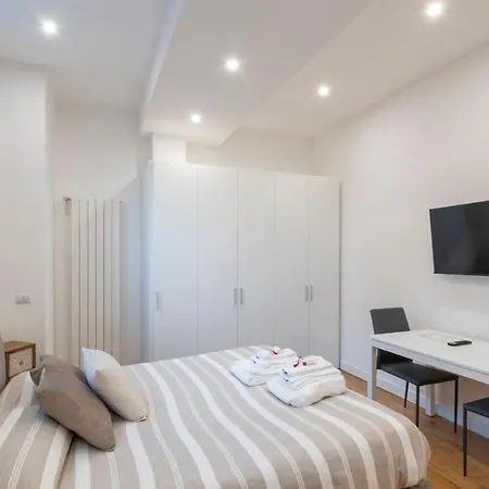 Apartment Center - Porta Romana Milan