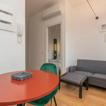 Apartament Luxury Savona 65 *