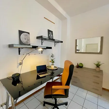 Homiesam - Yellow Dream & City Life Apartment