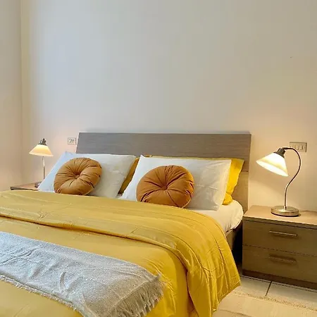 Apartment Homiesam - Yellow Dream & City Life