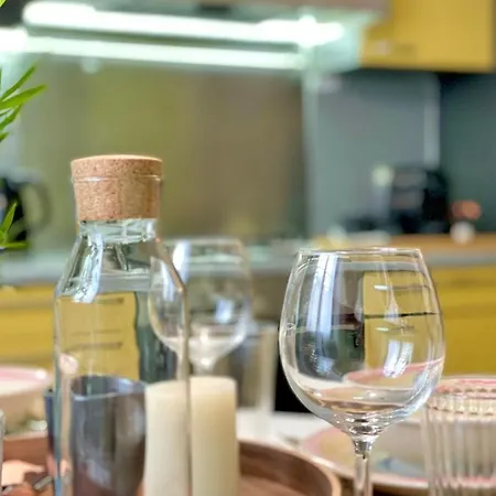 Apartment Homiesam - Yellow Dream & City Life *
