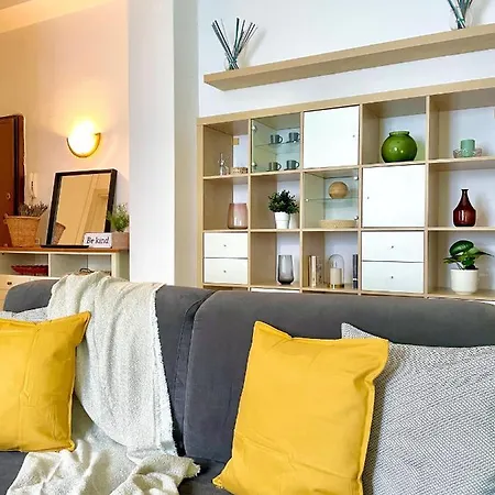 Homiesam - Yellow Dream & City Life Apartment