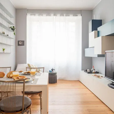 The Rent - Lovely Two-bedroom Near Bocconi Apartment *