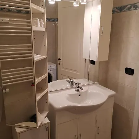 Station Group - Via Sammartini 15