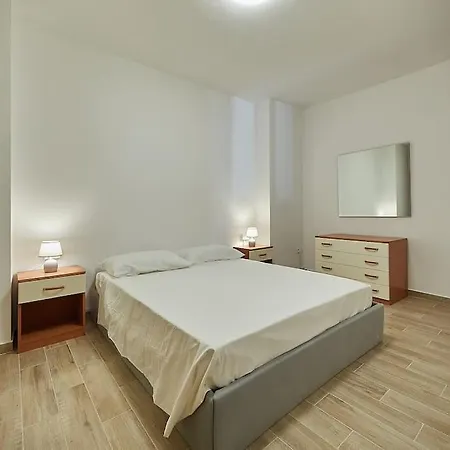 Flat Number 8 Appartamento *