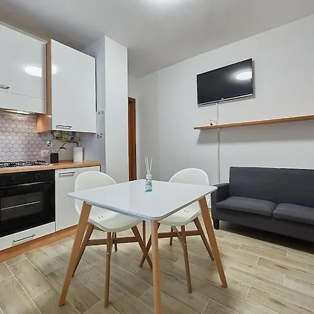 Appartamento Flat Number 8 Milano