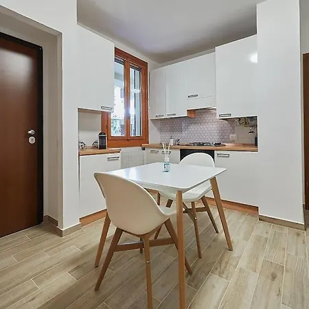 Flat Number 8 Appartamento *