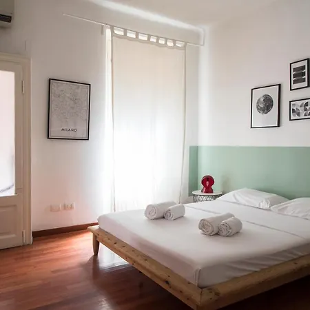 Youhosty - Corso Ticinese 78 ミラノ