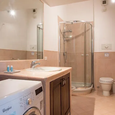 Youhosty - Corso Ticinese 78 * Mediolan