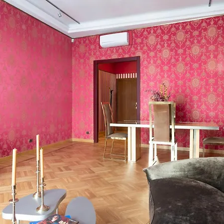 Elegant Home, Steps From Milan Duomo, Fashion District, By Houseinmilano