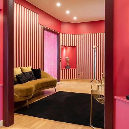Elegant Home, Steps From Milan Duomo, Fashion District, By Houseinmilano * Milano