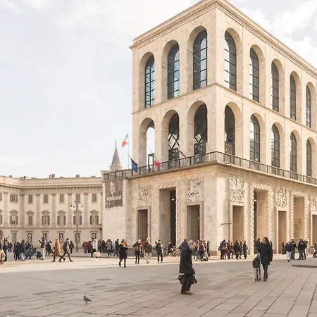 Elegant Home, Steps From Milan Duomo, Fashion District, By Houseinmilano Daire