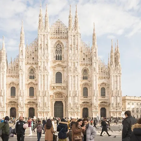 Elegant Home, Steps From Milan Duomo, Fashion District, By Houseinmilano Daire