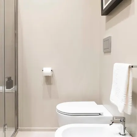 Elegant Home, Steps From Milan Duomo, Fashion District, By Houseinmilano *