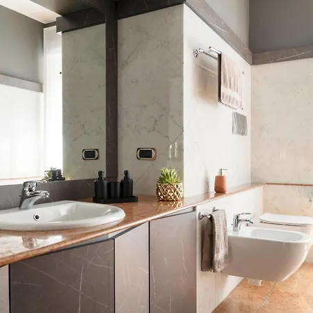 Daire Elegant Home, Steps From Milan Duomo, Fashion District, By Houseinmilano Milano