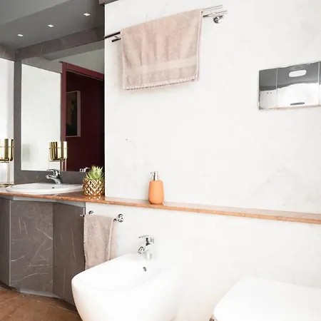 Daire Elegant Home, Steps From Milan Duomo, Fashion District, By Houseinmilano Milano