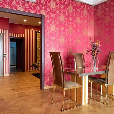 Elegant Home, Steps From Milan Duomo, Fashion District, By Houseinmilano * Milano