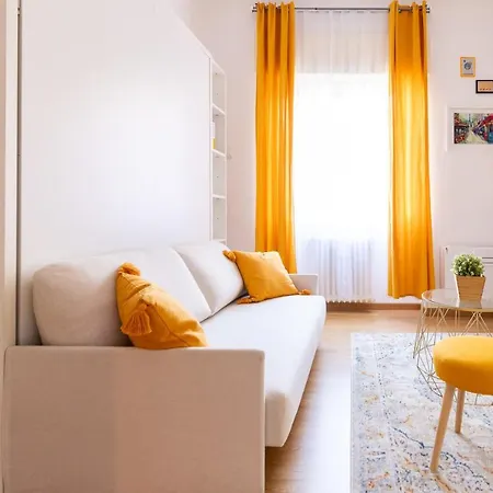 Piccola Parigi Design Apartment Milan